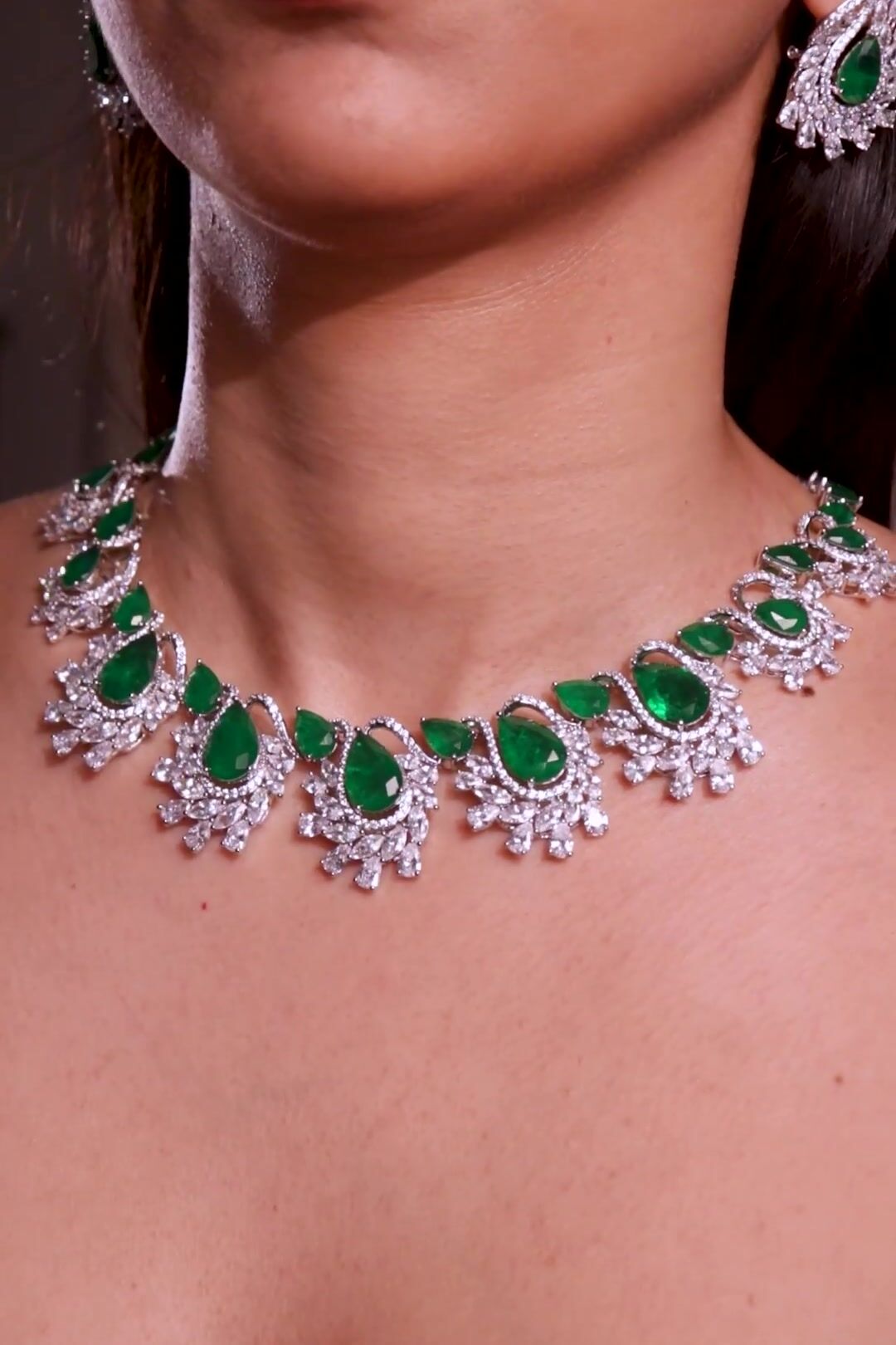 Lara Emerald Green Necklace Set