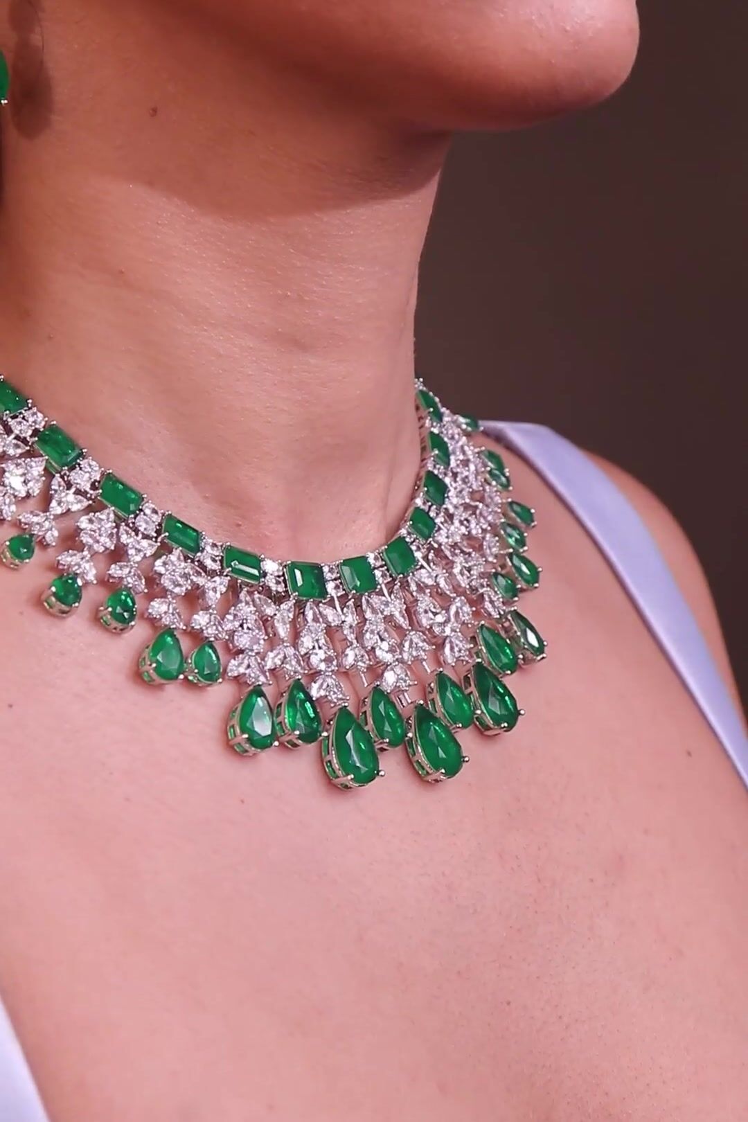 Nora Emerald Green Necklace Set