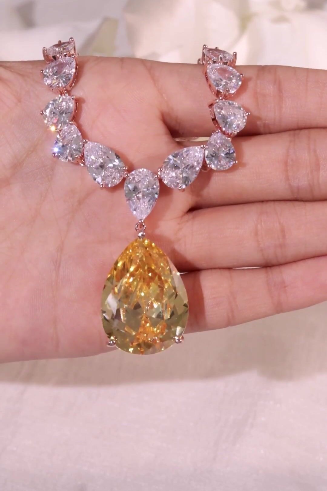 Andie Yellow Pendant Set