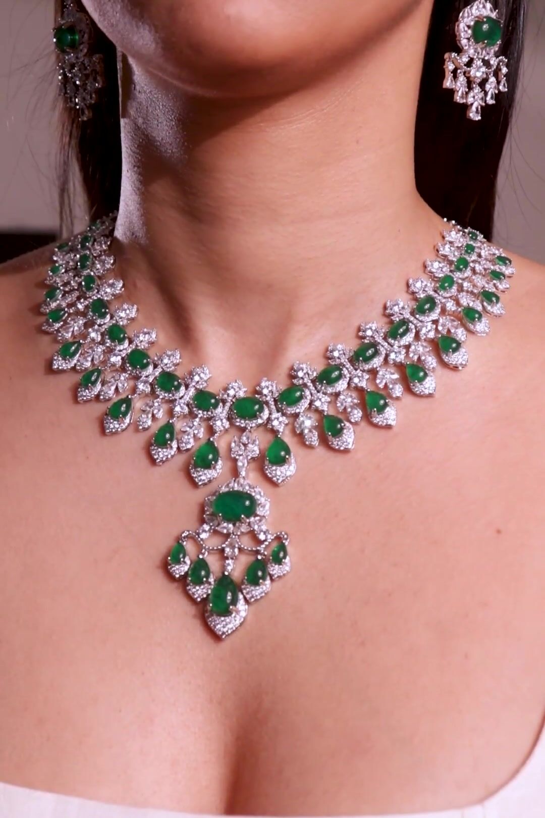 Bianca Emerald Green Necklace Set
