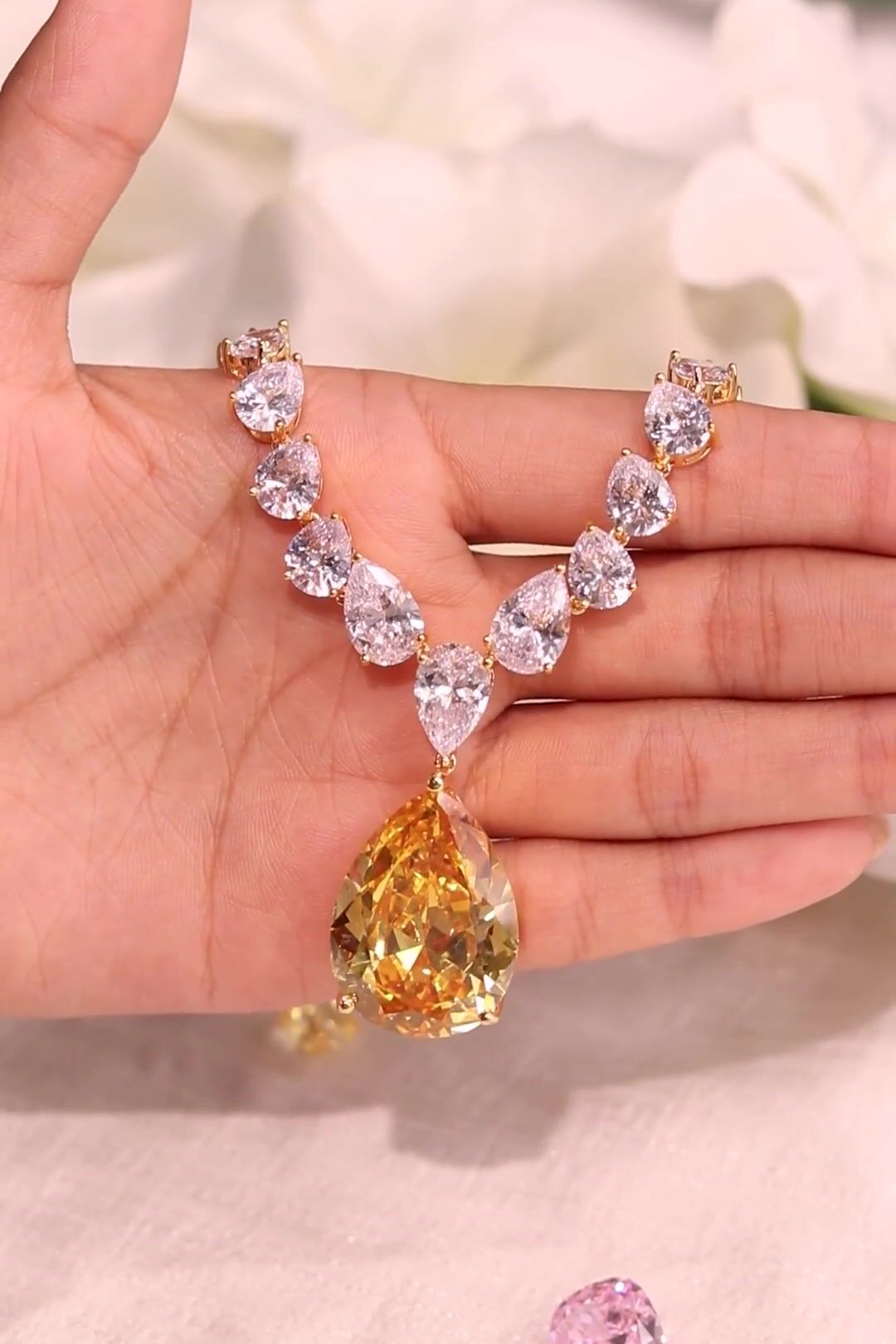 Andie Yellow Pendant Set