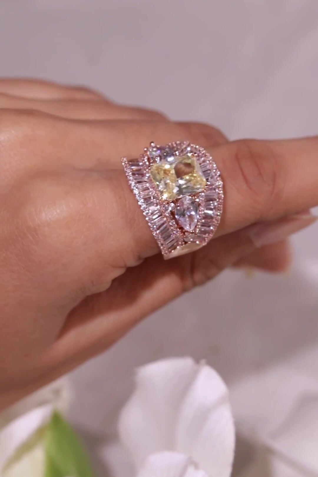 Zafira Sapphire Yellow Ring
