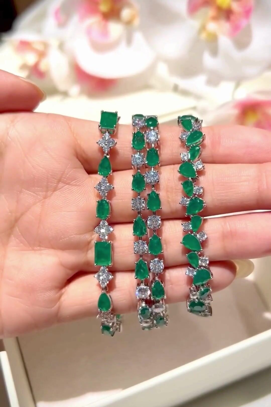 Viora Emerald Green Tennis Bracelet