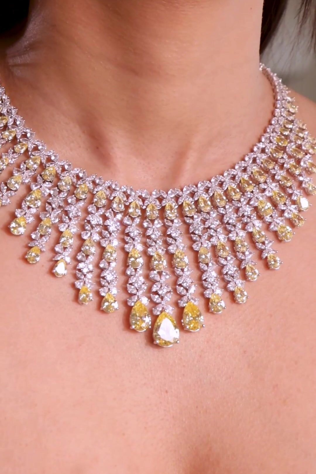 Susan Sapphire Yellow Necklace Set